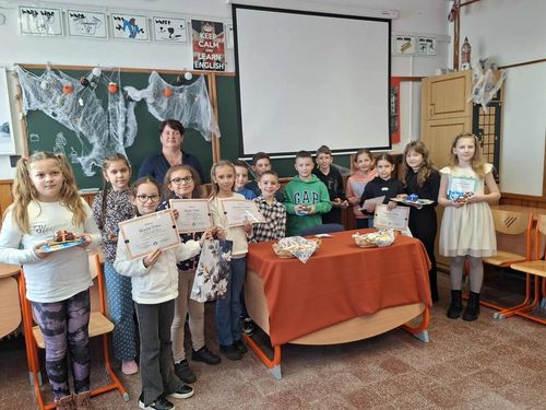 ALU Kapitány - újrahasznosítással a természetért alkotói verseny dobogósai: